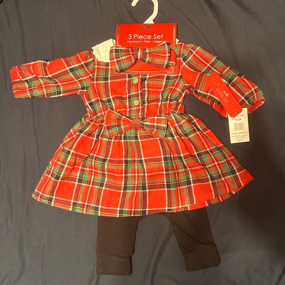 NWT plaid holiday outfit 0-3 months
